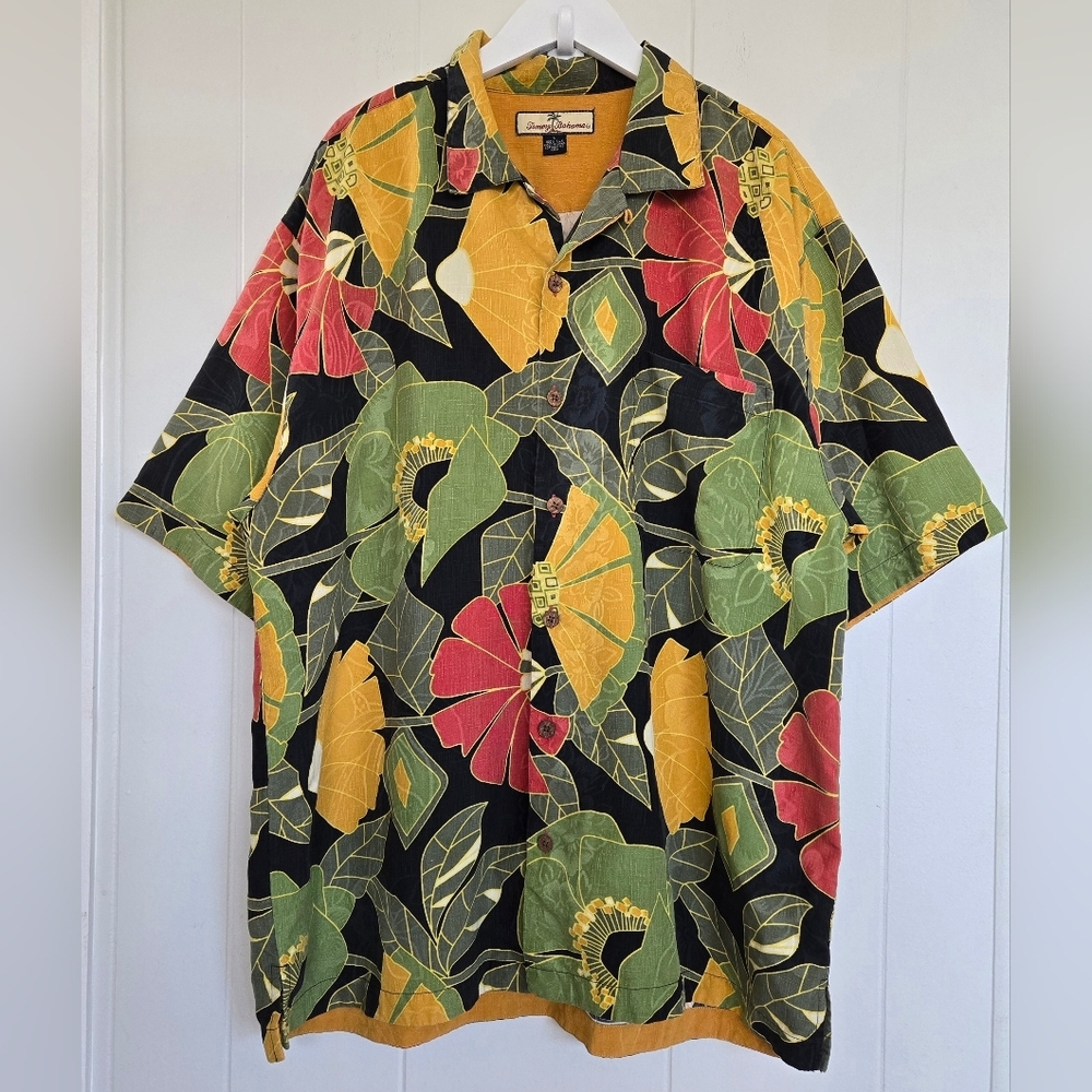 Tommy Bahama 100% Silk Aloha Shirt - Large